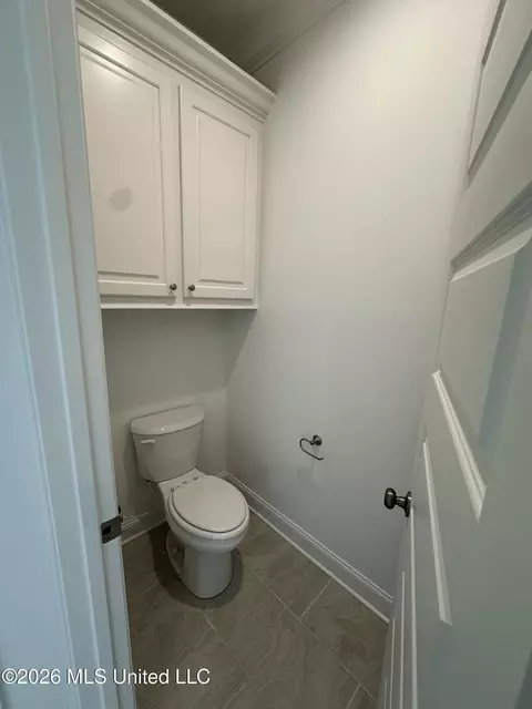 Bath - 404 Aurora Cir, Canton, MS 39046 photo 3 of 5