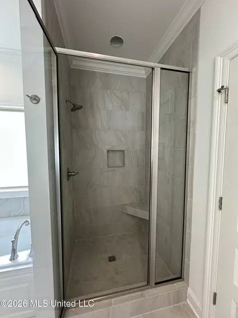 Bath - 404 Aurora Cir, Canton, MS 39046 photo 1 of 5