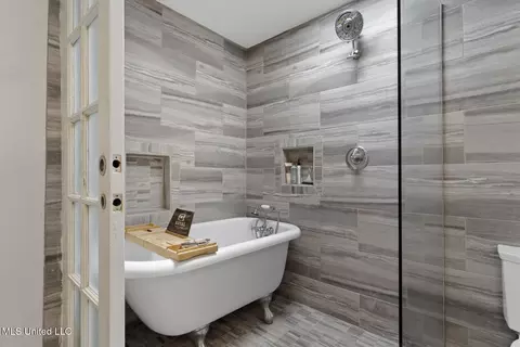 Bath - 5134 Canton Heights Dr, Jackson, MS 39211 photo 5 of 7