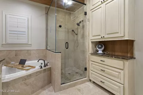 Bath - 5134 Canton Heights Dr, Jackson, MS 39211 photo 3 of 7