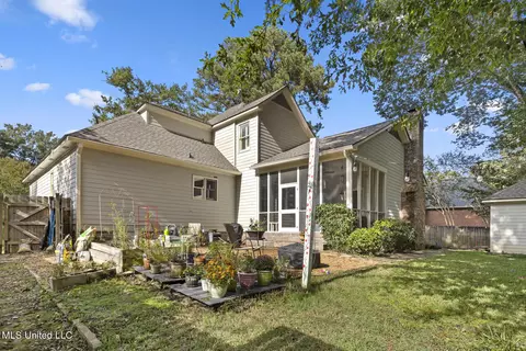 Exterior - 5134 Canton Heights Dr, Jackson, MS 39211 photo 7 of 9