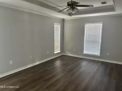 Living - 250 August Dr, Brandon, MS 39042 photo 2 of 2