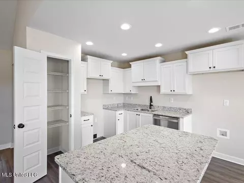 6570 E John Hamilton Way, Olive Branch, MS 38654 photo 14