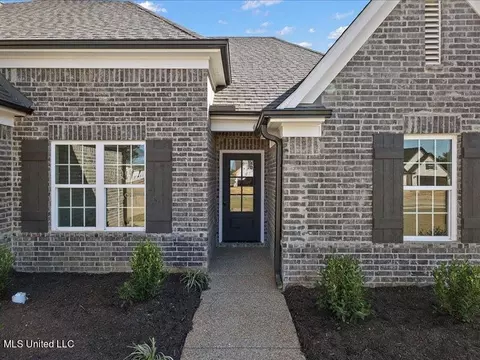 6570 E John Hamilton Way, Olive Branch, MS 38654 photo 2