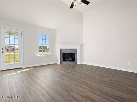 6570 E John Hamilton Way, Olive Branch, MS 38654 photo 10