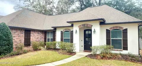 25076 Magnolia Blvd, Pass Christian, MS 39571