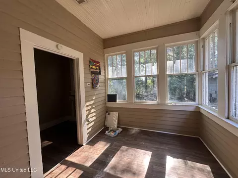 Exterior - 115 Scott St, Mccomb, MS 39648 photo 4 of 6