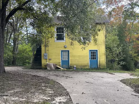 Exterior - 115 Scott St, Mccomb, MS 39648 photo 2 of 6