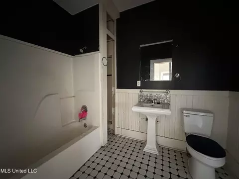 Bath - 115 Scott St, Mccomb, MS 39648 photo 3 of 3