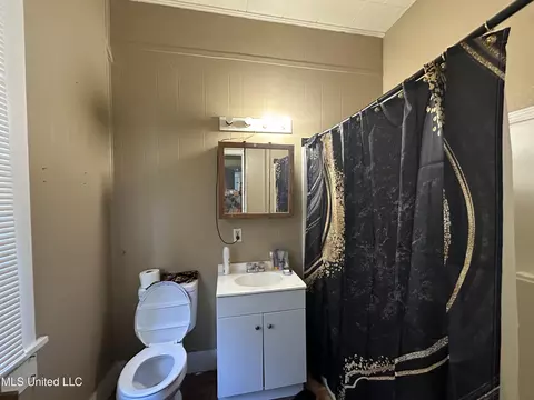 Bath - 115 Scott St, Mccomb, MS 39648 photo 1 of 3