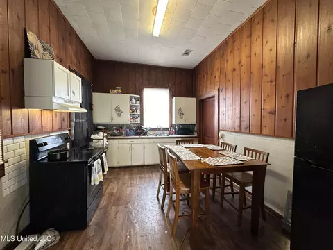 Kitchen - 115 Scott St, Mccomb, MS 39648 photo 3 of 3