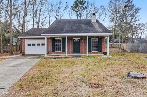 988 Kaimuki Ct, Diamondhead, MS 39525