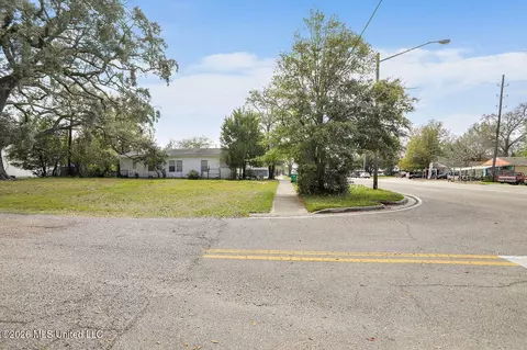 1722 30th Ave, Gulfport, MS 39501
