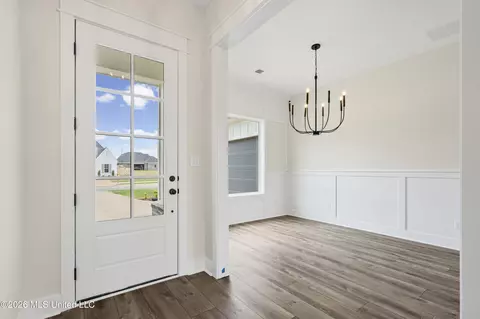 Entry Way - 2951 Eden Ln, Nesbit, MS 38651 photo 4 of 4