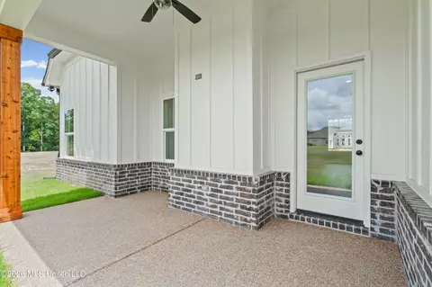 Exterior - 2951 Eden Ln, Nesbit, MS 38651 photo 2 of 7