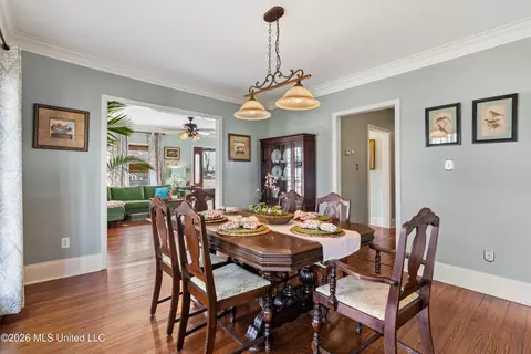 Dining - 9110 Second St, Walls, MS 38680 photo 2 of 3