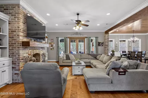 Living - 1086 Stewart Mill Rd, Summit, MS 39666 photo 2 of 3