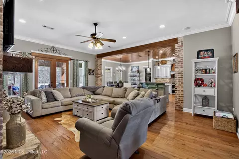 Living - 1086 Stewart Mill Rd, Summit, MS 39666 photo 3 of 3