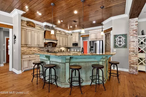 Kitchen - 1086 Stewart Mill Rd, Summit, MS 39666 photo 4 of 4