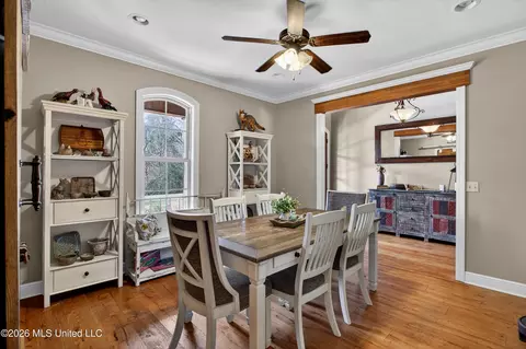 Dining - 1086 Stewart Mill Rd, Summit, MS 39666 photo 2 of 5
