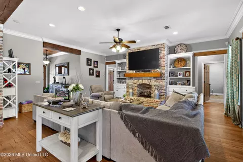 Living - 1086 Stewart Mill Rd, Summit, MS 39666 photo 1 of 3