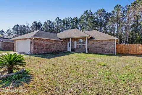 6911 Pinehurst Dr, Ocean Springs, MS 39564