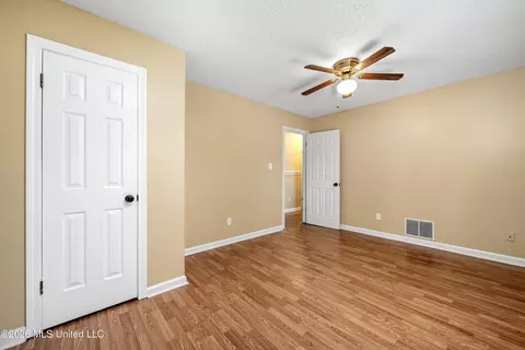 Bedroom - 3820 N Windermere Dr, Nesbit, MS 38651 photo 2 of 3