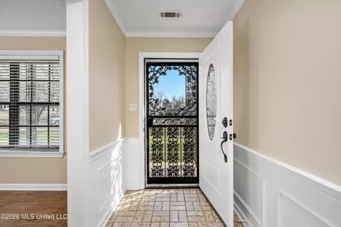 Entry Way - 3820 N Windermere Dr, Nesbit, MS 38651 photo 1 of 3