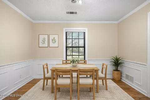 Dining - 3820 N Windermere Dr, Nesbit, MS 38651 photo 1 of 2