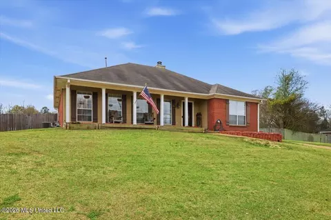 Exterior - 2005 Stonehendge Dr, Brandon, MS 39042 photo 2 of 6