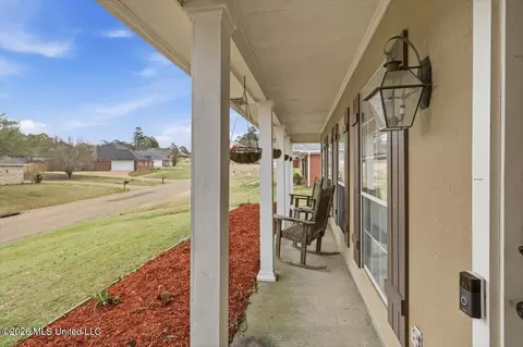 Exterior - 2005 Stonehendge Dr, Brandon, MS 39042 photo 6 of 6