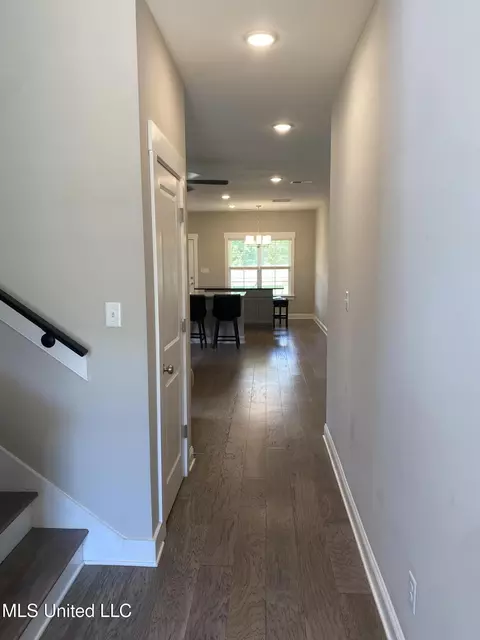 Entry Way - 7414 Crosswinds Blvd, Hernando, MS 38632 photo 3 of 4