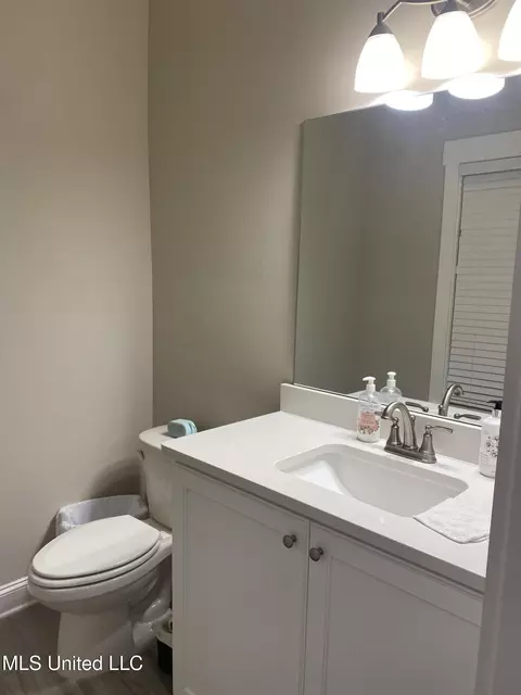 Bath - 7414 Crosswinds Blvd, Hernando, MS 38632 photo 1 of 6
