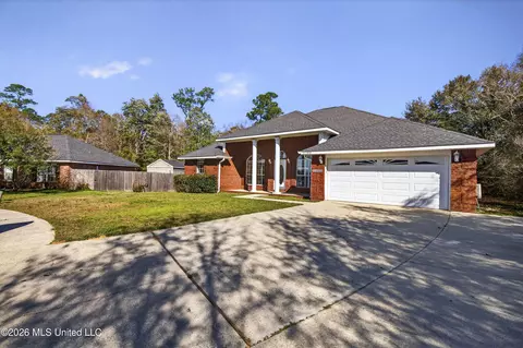 15199 E Shadow Creek Dr, Biloxi, MS 39532