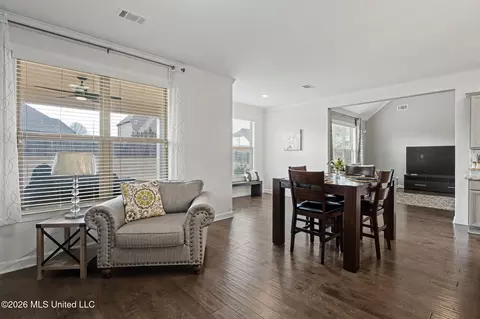 Dining - 4021 Mitchell Pl, Olive Branch, MS 38654 photo 3 of 3