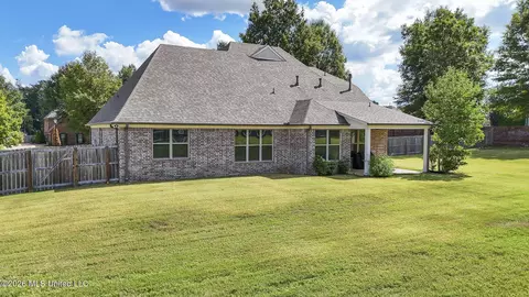 Exterior - 4021 Mitchell Pl, Olive Branch, MS 38654 photo 4 of 5