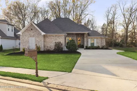 302 Oakville Cir, Brandon, MS 39047