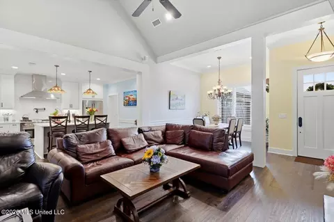 Entry Way - 157 Bridge Water Loop, Madison, MS 39110 photo 2 of 2