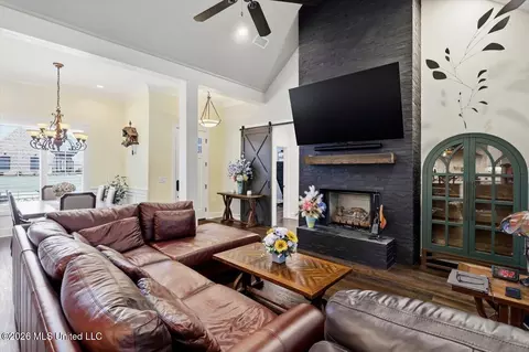 Living - 157 Bridge Water Loop, Madison, MS 39110 photo 2 of 3