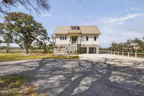 3514 San Juan Cir, Gautier, MS 39553