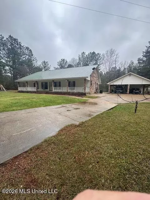 590 White Apple Rd, Roxie, MS 39661