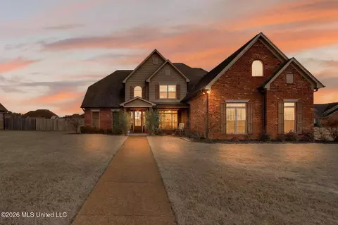 1052 N Aquila Cir, Olive Branch, MS 38654