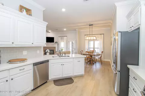 Kitchen - 518 Carrington Dr, Brandon, MS 39042 photo 1 of 5