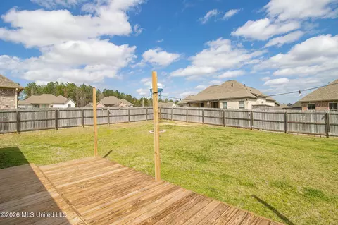 Exterior - 518 Carrington Dr, Brandon, MS 39042 photo 3 of 6