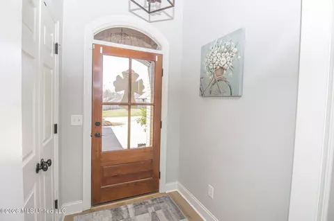 Entry Way - 518 Carrington Dr, Brandon, MS 39042 photo 2 of 4