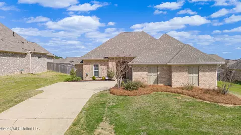 518 Carrington Dr, Brandon, MS 39042