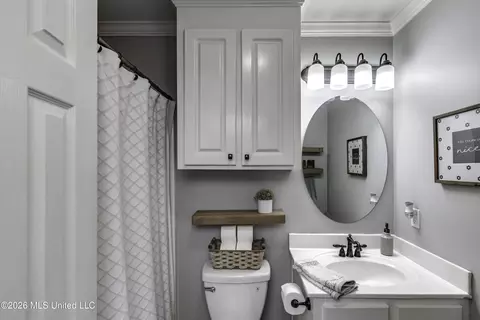 Bath - 418 White Oak Cv, Florence, MS 39073 photo 1 of 6