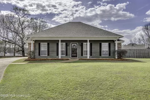 418 White Oak Cv, Florence, MS 39073