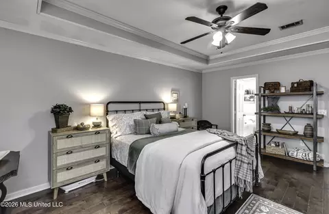 Bedroom - 418 White Oak Cv, Florence, MS 39073 photo 6 of 9
