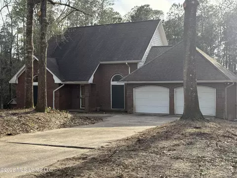 9213 Selena Dr, Biloxi, MS 39532